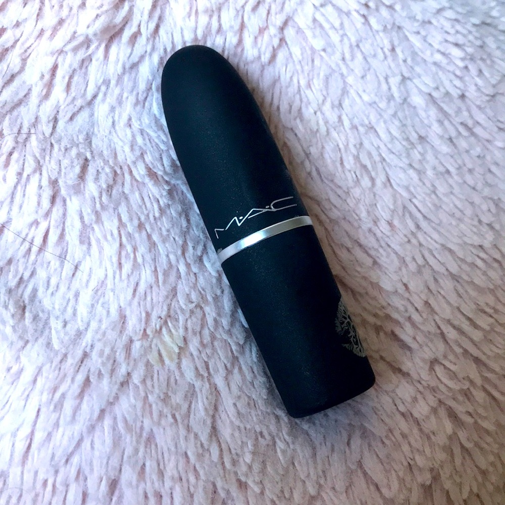 Unused Mac and lip masks